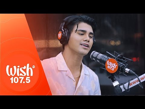 Inigo Pascual performs "Danger" LIVE on Wish 107.5 Bus