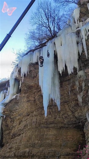 Penyelamatan Pemuda Terjebak Banjir di Aceh