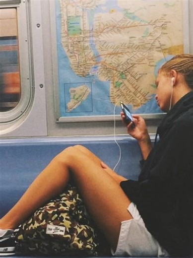 Oasis Shakermaker Lyrics: Aesthetic and Musical Vibes