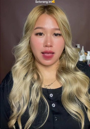 Warna Rambut Tanpa Bleaching: Cara Mendapatkan Hasil Terang dari Pewarna Abu-abu