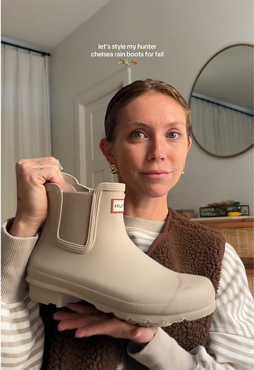 5 Versatile Ways to Style Hunter Rain Boots This Fall