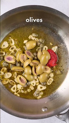 SMOKY EGGPLANT PUTTANESCA 🍝🍆 // VEGAN & GLUTEN-FREE RECIPE // #shorts