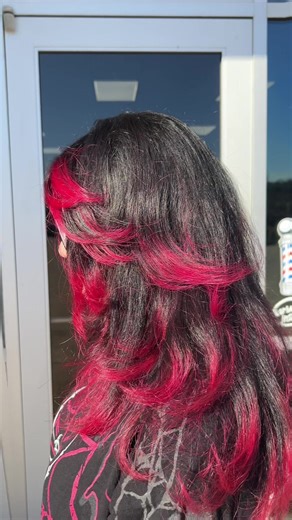 This hair color 🤤 - #magenta #magentahair #layers #hairstylist #haircut
