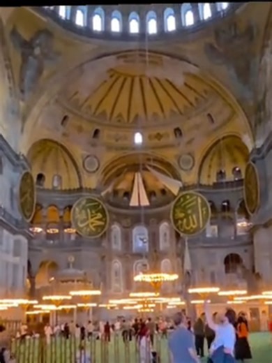 HAGIA SOPHIA GRAND MOSQUE ISTANBUL 🕌 #SULTANAHMET #TURKIYE #ISTANBULTURKEY #HAGIASOPHIA #ISTANBUL @Türkiye @istanbulmosque @Hagiasophiatravel.com @National Geographic @istanbulluxurlytravel @turkiye.explore @Istanbul @İstanbulda Nereye Gidilir?