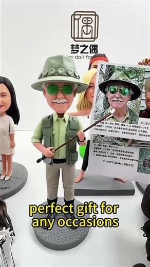 Turn your photo to a bobblehead-perfect gift for any occasions. #custombobblehead #customfigure