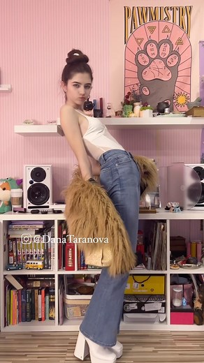 Dana Taranova Danatar on Instagram: "✅subscribe and watch insta stories 🤩outfit of the day- rate from 1 to 10"