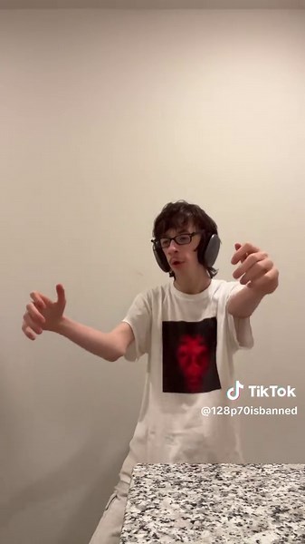 128p70isbanned (@128p70isbanned)’s video of castle crashers