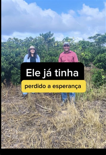 No Espírito Santo, o café conilon - Coffea canephora apresenta grande importância socioeconômica. Todavia, nos últimos anos, a cafeicultura do conilon capixaba vem passando por um desafio fitossanitário, com o surgimento de cancros nos ramos que,consequentemente, podem gerar uma drástica redução da produção e morte prematura das plantas. A baixa eficiência no controle da doença com a utilização de produtos químicos, tem induzido os pesquisadores a estudarem medidas alternativas para o manejo da 