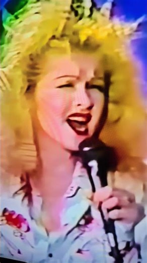 ○● Cyndi Lauper - True Colors (Live Letterman 1986)