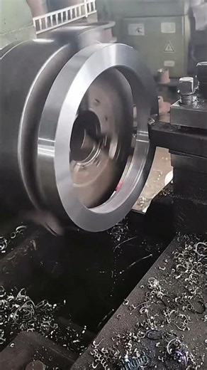 How Heavy-Duty Flywheels Are Machined ⚙️