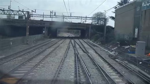 👁️ A driver’s view of freshly replaced track at Willesden Junction - an £8.4m upgrade🦺 Our teams have been working around the clock to improve the railway between Milton Keynes & Euston ✅ Trains resumed this morning after a six-day closure👉 https://t.co/AuXybIiyNC