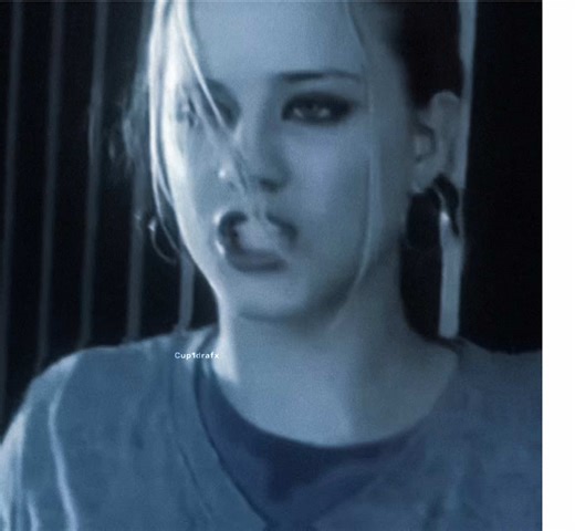 The window scene was low key creepy 😭 #thirteenedit #thirteen #tracyfreeland #tracyfreelandedit