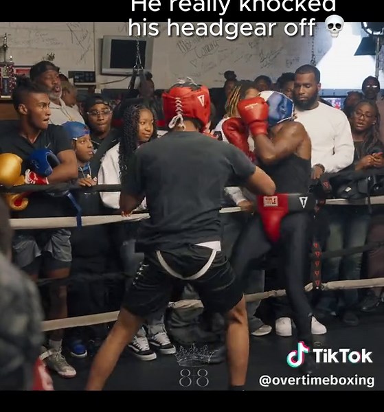 They both going crazy 👀🔥 @OfficialParallel8 @OTX #OTXProvingGround #boxing