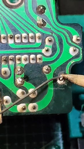 Replacing Burnt Resistor on PCB #Electronics #SpeedometerRepair | Dapina Thaya