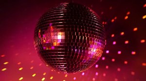 Rotierende Disco-Kugel mit mehrfarbigem Lichteffekt und: Stockvideos & Filmmaterial (100 % lizenzfrei) 5961200 | Shutterstock