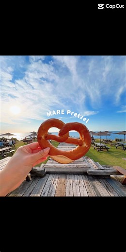 MAREは年中無休✨ 10:00Open 焼き立てパン🥐をご用意してお待ちしております♪ #福井 #越前海岸 #cafe #焼き立てパン #テイクアウト #年中無休 | cafe mare