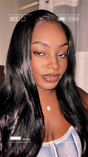 Irreplaceable af and u know that #fyp #lgbt🌈 ##gentlemansclub #chocolate #wlwtiktok