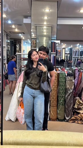 Rekomendasi Baju Couple Keren dan Unik untuk Lebaran