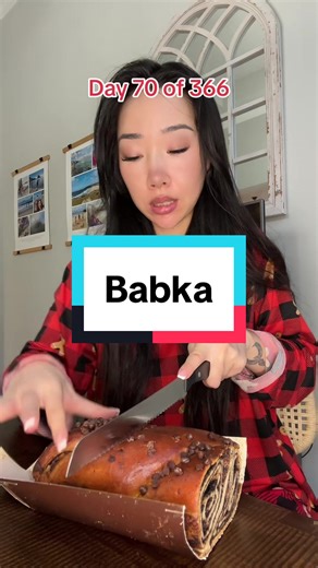 Taste testing the Trader Joe’s Babka for brekky 😍😍 #eatwithgg #ggflavour #traderjoes #foodtok #mukbang