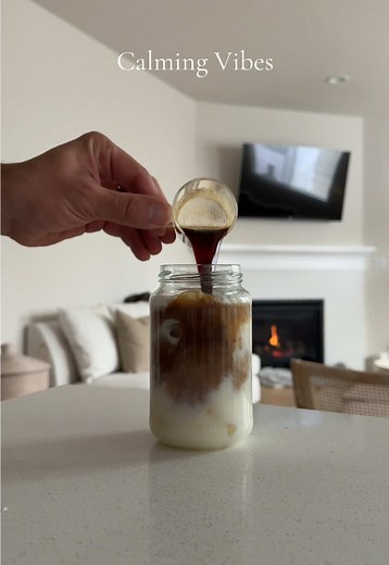 Just a little cinnamon banana cold brew to calm you down #asmr#icedcoffee#latteart#coldbrew