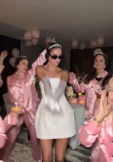 Shut Up and Dance with Regina Sifuaa and Ingrid Peredo - Reginaperedo Compilation