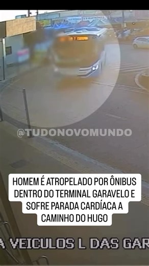NOVO MUNDO 🌏 on Instagram: "HOMEM É ATROPELADO POR ÔNIBUS DENTRO DO TERMINAL GARAVELO E SOFRE PARADA CARDÍACA A CAMINHO DO HUGO Um homem foi atropelado por um ônibus na manhã deste domingo (08), dentro do Terminal Garavelo, em Aparecida de Goiânia. A vítima precisou ser socorrida às pressas e encaminhada ao Hospital Estadual de Urgências de Goiás Dr. Valdemiro Cruz (Hugo). O caso foi registrado por volta das 06h32. Segundo informações apuradas, o homem estava sentado no terminal e chegou a se l