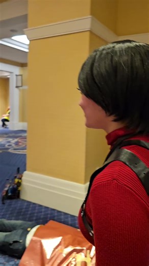 Guess Ada (@exe.mila_) didn't like her gift Hopefully Leon appreciates it. #cosplay #residentevil4 #leonkennedycosplay #adawongcosplay #luisserracosplay