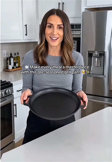 "🍽️ Make every meal a masterpiece with this pre-seasoned grill pan! ‍...