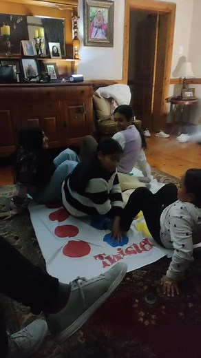 girls playing twister 💗