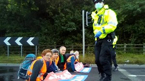 Insulate Britain: Eleven more protesters arrested after blocking M25 for seventh time despite injunction