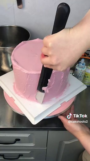 DIY Beautiful Pink Vintage Cake Piping Tutorial