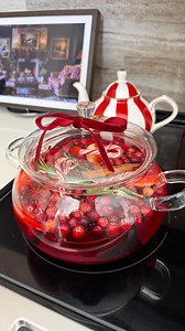 Christmas simmer pot 🎄🎅🏻🦌 . . . . #christmas #christmasvibes #asmr #christmastime #aesthetic #christmasmood #simmerpot #asmrsounds #satisfying #relaxing #explore amazon finds, xmas vibes, cozy vibes, amazon kitchen finds, christmas aesthetic, trendy reels, daily reels, cozy home | Glenxda