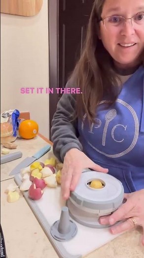 Pampered Chef Decorative Food Cutter