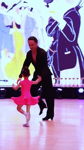 8.3K views · 252 reactions | Super cute child dancer❤ the little legs ❤️ | Huyen LA | Facebook