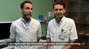 Maandag gaan we weer LIVE 🔴 via onze Facebook-pagina! 🎥 Onze KNO-artsen gaan een tongzenuwstimulator implementeren bij een slaapapneu-patiënt ... en dat wordt dus live uitgezonden op Facebook! Zet het in je agenda: tussen 10.30 en 11:00 uur 📲. De tongzenuwstimulator is een innovatieve manier om slaapapneu te behandelen en is voor de patiënt beduidend minder belastend dan gebruikelijke therapieën. Jos Straetmans en Stijn van der Heijden zijn er helemaal klaar voor. Ze willen jullie graag laten