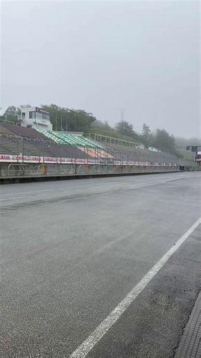 今日はスポーツランドSUGOで来週のS耐に向けてチームメンバーで練習会🔥ウエットからドライという難しいコンディションでしたが、トラブルもなく最後まで走りきりました！そして帰りはAドライバー高橋裕史選手にご馳走なりました👊✌️✋笑#スポーツランドSUGO#スーパ耐久 #S耐#AIRBUSTER #エアバスター
