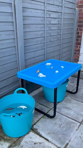 Arctic Animals Winter Wonderland Frozen Ice Tuff Tray Activity! Learning Through Play! ❄️ Arctic Ice Exploration ❄️ Today’s tray was all about freezing, melting and discovering! The children explored a tuff tray filled with frozen water, arctic animals, ice cubes, child-safe tools to crack the ice, and warm-water pipettes to help melt and rescue the animals. 🐧🧊 This simple setup offers so much learning: ✨ Fine Motor Development – Using tools, squeezing pipettes and chipping ice strengthens lit