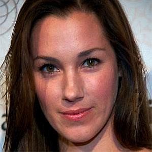 Carly Craig Boyfriend 2025: Dating History & Exes - CelebsCouples