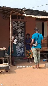 J'ai crée à cette fille avec mon faux caleçon 😂 #prank #reelsviralシ #comedyvideos #funny #viral @ | Tchass Time officiel