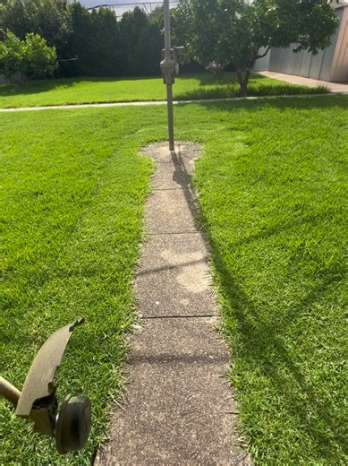 When the tools are this good, the job just flows 🔥 The @DEWALT® ANZ 54V line trimmer and blower have quickly become part of my daily setup. Plenty of power, lightweight, and the battery life keeps up with a full day on the tools. From trimming edges to clearing the clippings, this combo gets it done every time 👌💨 Service with a Smile 😃 #DeWalt #DeWalt54V #LawnCare #FrankTheLawnMowerMan
