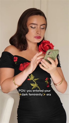 Exploring Vintage Fashion and Dark Femininity Era with Lira Karina Leak