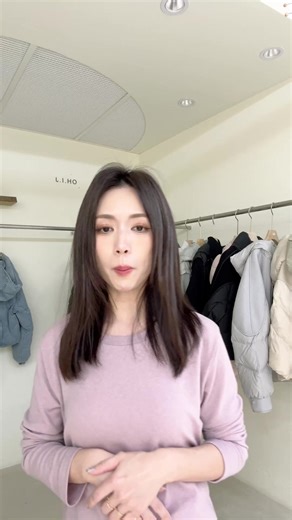 📌一月韓國限定連線🇰🇷店面直播第二場-冬天必備外套場店家 本場直播所有商品，結束可回放 1，2/6 17:00 結束 1 🙌貼文下編號 1=確定購買，請勿任意更改留言及刪除 #預購商品 #下標前請看置頂公告文的購買須知 1範例 EX: H112灰 1 (編號 顏色 尺寸，多件請用，區隔) 🙌 1完成隔天開放付款(可刷卡、虛擬帳戶匯款)( 1後三天付款完成) 🙌 1請確認商品名與編號是否是自己欲下單的單品 ------------------------------------------------------------------------ H112羊絨20%羊毛80%假袖子開襟罩衫(附綁帶)(燕麥/灰)$4800 ★尺寸：胸寬60CM，全長82CM H113鵝絨100%休閒感連帽羽絨外套(粉/綠)$3980 ★尺寸：胸寬65CM，全長57CM H114鵝絨100%拼接針織手袖羽絨外套(藍/黑/灰)$4880 ★尺寸：胸寬60CM，全長55CM H115鵝絨100%拼接羊毛連帽拉鍊外套(米/黑/藍/粉)$6500 ★尺寸：胸寬60CM，全長59CM H116鵝絨100