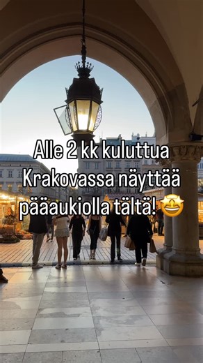 Krakovan opas – Helena 🇫🇮📍🇵🇱 | Krakova vinkit & matkaopas on Instagram: "Oletko tulossa Krakovaan huhtikuussa tai aiemmin? 💡KOMMENTOI alle ”KRAKOVAN TASKUOPAS”, niin lähetän sinulle yksityisviestillä linkin tekemääni oppaaseen. Sen avulla varmistat ikimuistoisen loman yhdessä Euroopan kauneimmista kaupunkilomakohteista! 💕 Videolla näet vähän, miltä näyttää pääsiäinen Krakovassa.❤️🥰 Ja ajattele, siihen on enää vain kaksi kuukautta! 🐣✨ Toisin kuin ehkä meillä Suomessa, Krakovassa pääsiäin