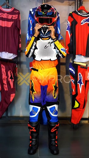 MXPRO ID on Instagram: "coba tebak berapa full outfit yang mimin pake 🤑🤪 • Alpinestars Tech 7 • Alpinestars Rk-1 Knee Brace • Alpinestars A-1 Pro • Alpinestars Radar Gloves • Alpinestars Vision 3 • Airoh Twist 3 #alpinestars #alpinestarsprotects #mxpro #alpinestarsindonesia"