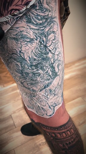 ⚡ “The King of Olympus rises.” ⚡ Just added this powerful Zeus piece to an ongoing mythology leg sleeve — a tribute to strength, wisdom, and the storm that fuels creation. Every line and shadow was built to embody divine authority and human resilience. Crafted using FX Tattoo Colors for those deep, lasting contrasts ⚫ and protected with AlphaMed gloves — because even gods demand precision. ⚔️ Every piece tells a story. This one roars with thunder. #ZeusTattoo #MythologyTattoo #LegSleeve #GreekMy