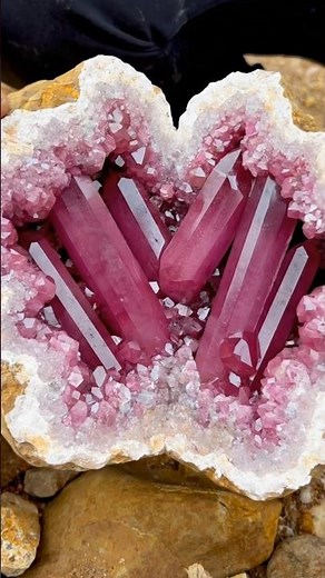 💎 Hidden Pink Crystal Geode Reveal! Rare Giant Crystal Found Inside Rock