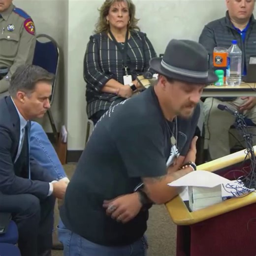 849K views · 47 reactions | Uvalde families are calling for the director of Texas’ Department of Public Safety, Steve McCraw, to resign: “If you’re a man of your word, you’ll resign.” McCraw once vowed to step down if his department had any culpability in the botched response. https://cbsn.ws/3DGmzDP | CBS Mornings | Facebook