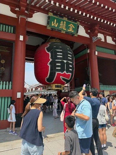 Stepping into the heart of old Tokyo at Asakusa Senso-ji Temple ⛩️✨