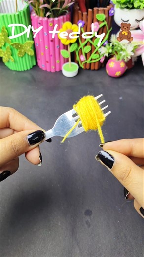 DIY woolen teddy/keychain ✨ #diy #craft #diycraft #artandcraft #trending #keychain #woolencraft