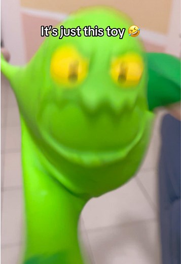 This toy listens better than my therapist! 🧘‍♀️ Life is stressful, but this little guy understands. Squeeze, breathe, and let it all go! 💆🏻‍♀️💥 #squishy #squeeze #toy #stressrelief #relaxation #therapy